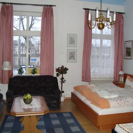 Hotell Haus Am Pfaffenteich Schwerin (Mecklenburg-Vorpommern)